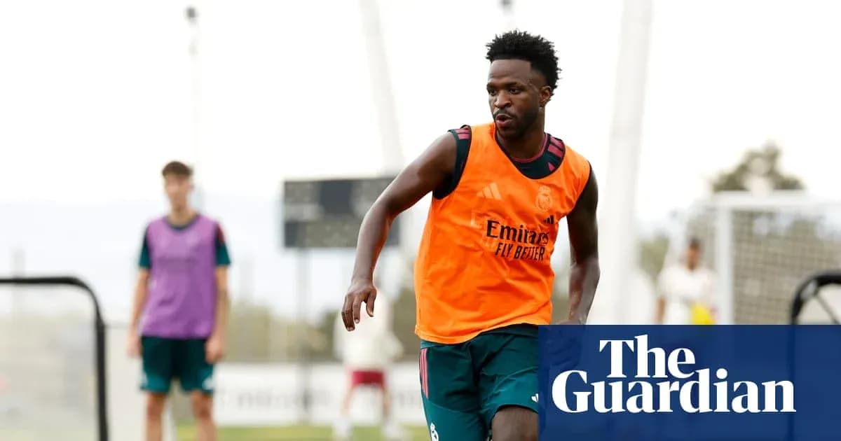 Futbolchi mashg'ulotda, Real Madrid formasida Futbolchi mashg'ulotda, Real Madrid formasida
