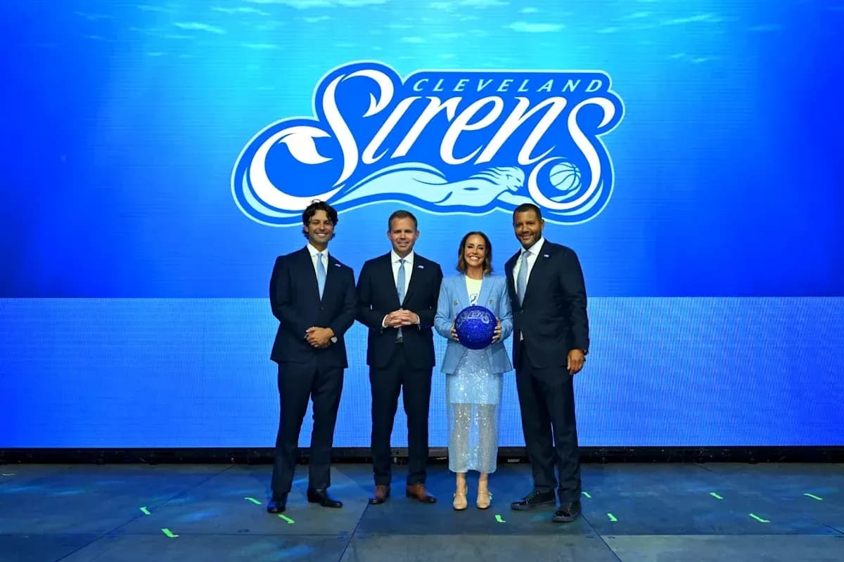 Cleveland Sirens team members at announcement event Cleveland Sirens team members at announcement event