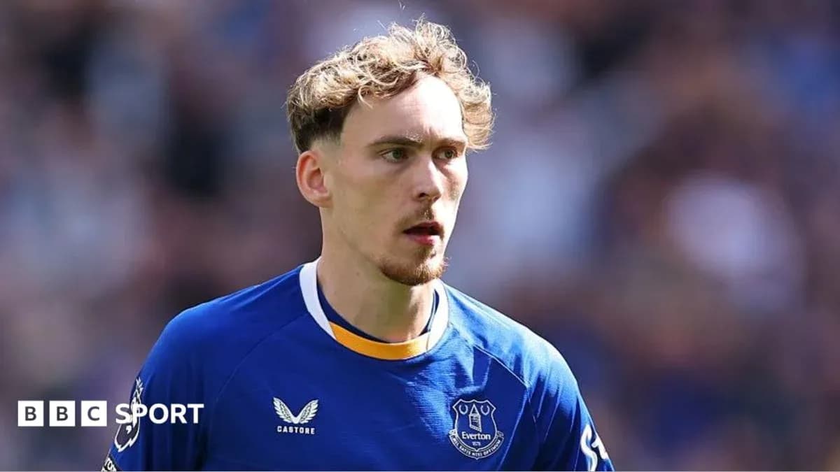 Everton player during match in blue jersey Everton player during match in blue jersey