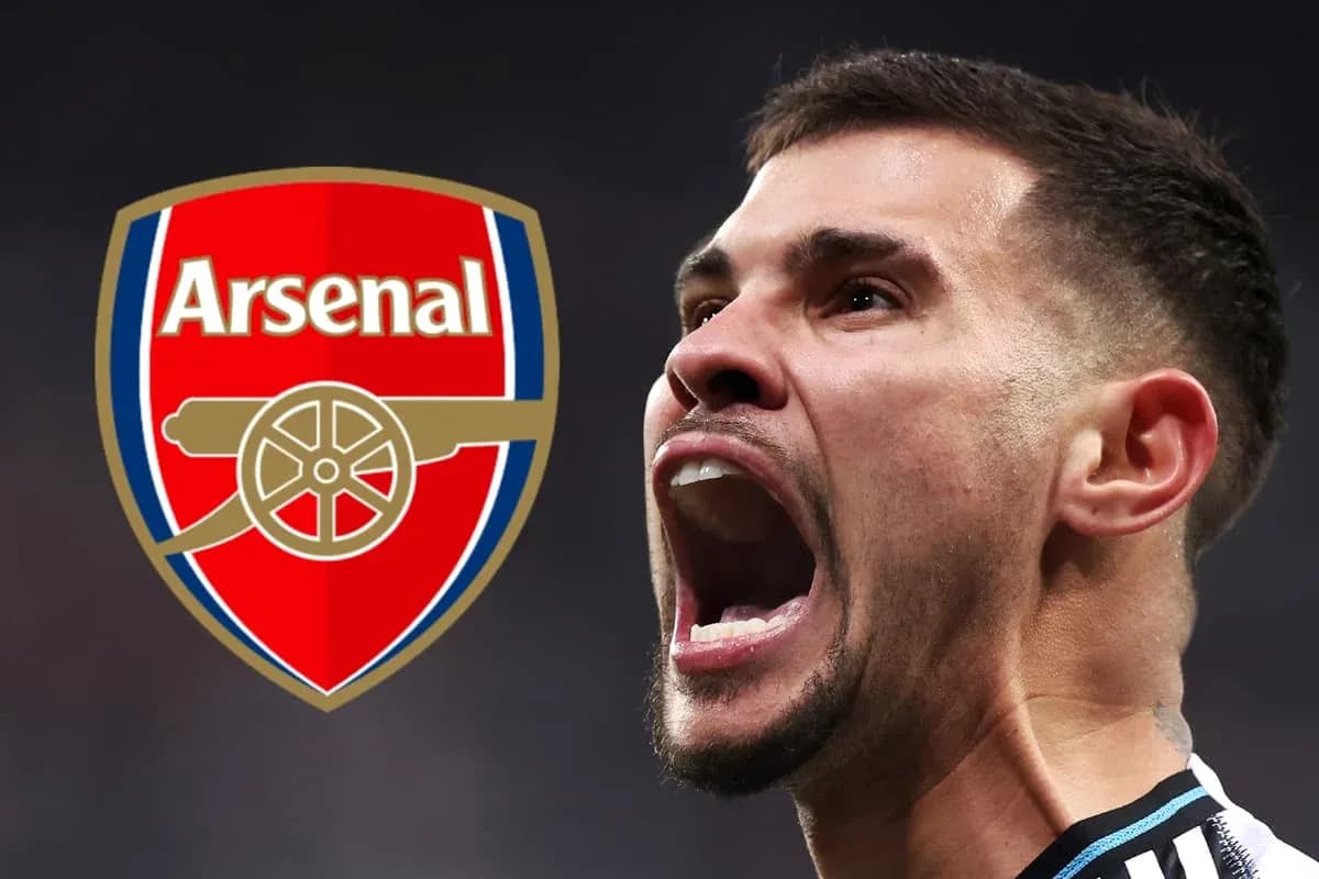 Futbolchi Arsenal logosi bilan qichqirayotgan Futbolchi Arsenal logosi bilan qichqirayotgan