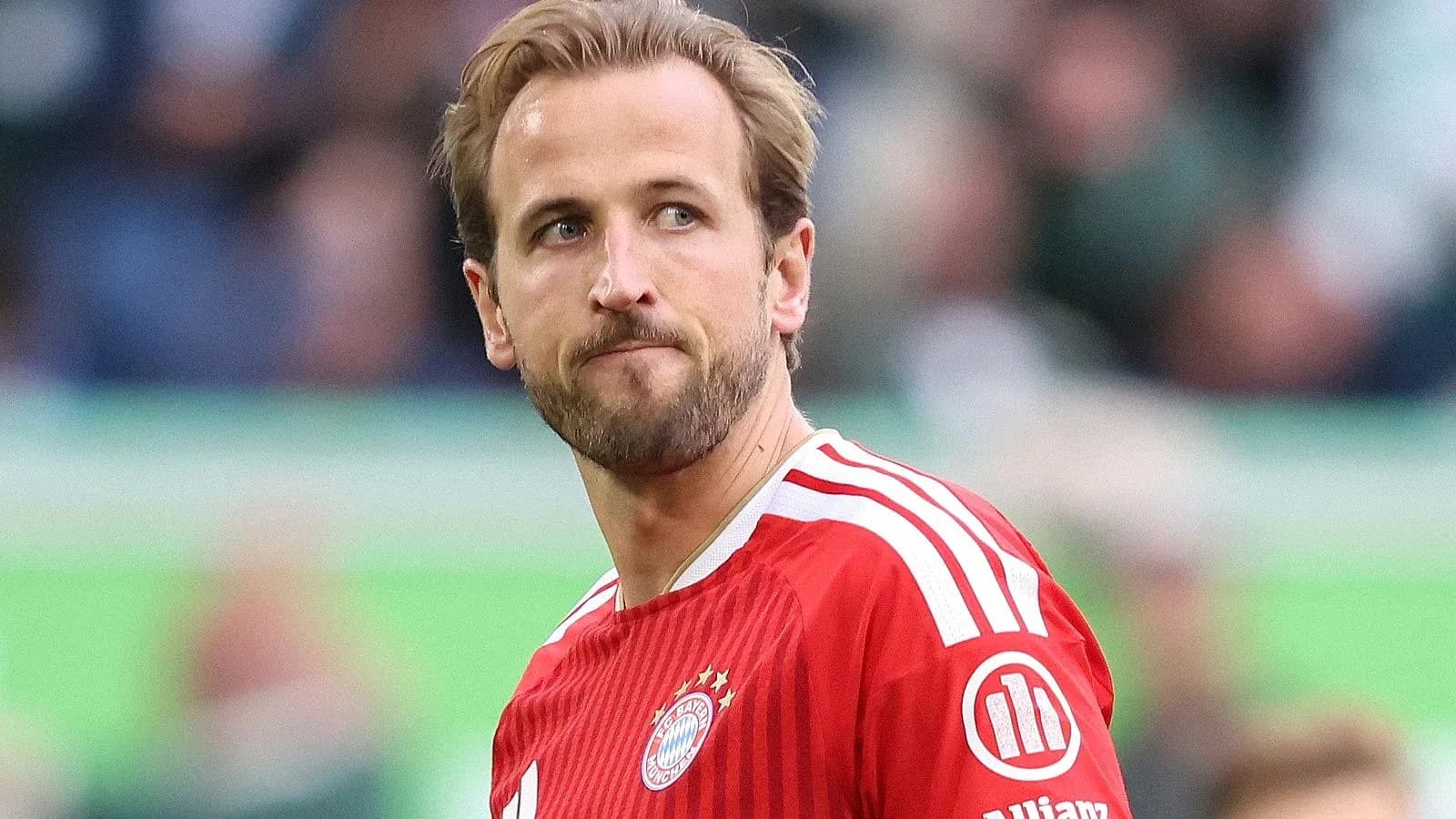 Futbolchi Bayern Munich formasida o'yin paytida Futbolchi Bayern Munich formasida o'yin paytida