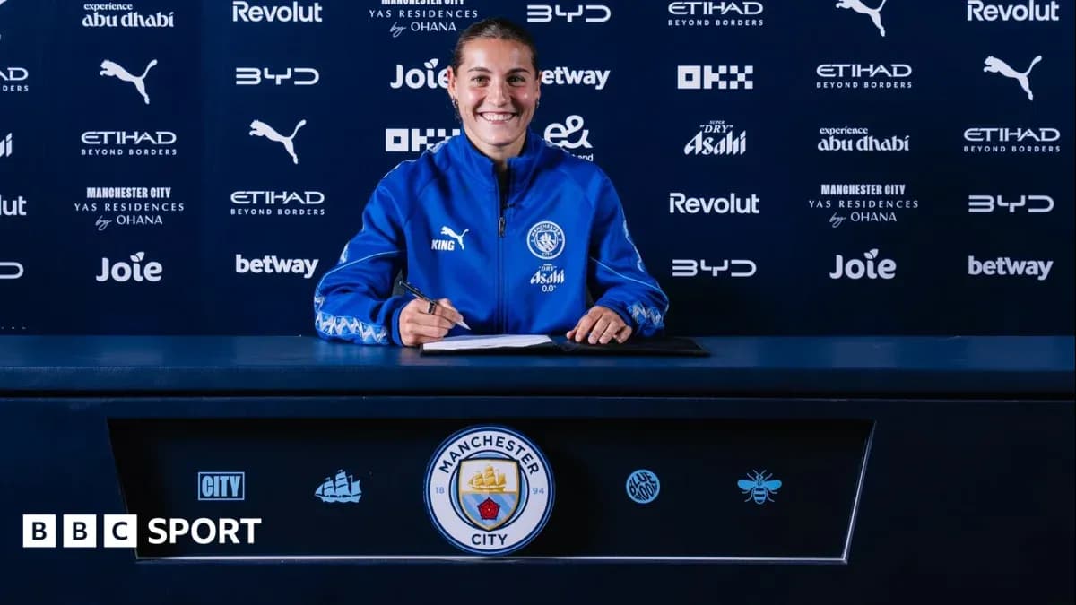 Futbolchi shartnoma imzolayotgan Manchester City o'yinchisi Futbolchi shartnoma imzolayotgan Manchester City o'yinchisi