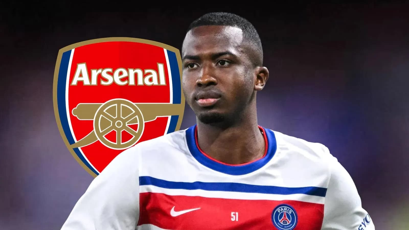 Futbolchi Arsenal logosi bilan PSG formasida Futbolchi Arsenal logosi bilan PSG formasida