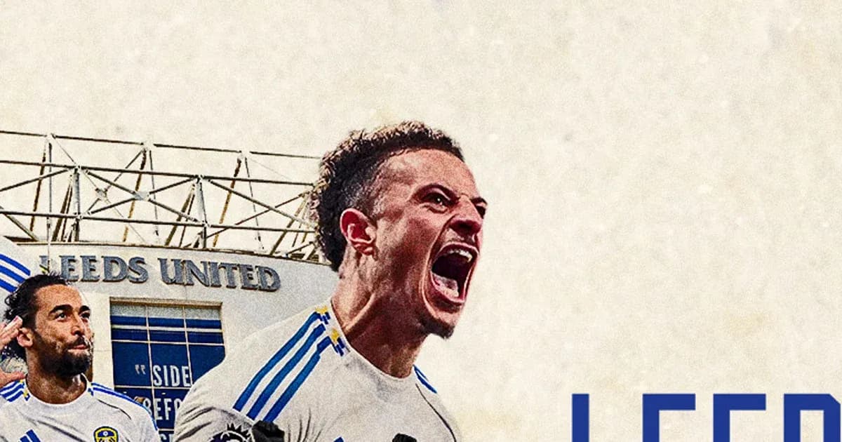 Futbolchi Leeds United stadionida qiyshiq yuzda Futbolchi Leeds United stadionida qiyshiq yuzda
