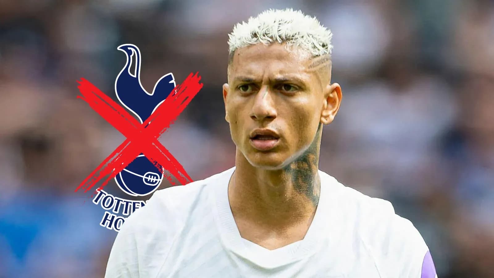 Futbolchi o'yinchi o'yin davomida ko'rinmoqda Futbolchi o'yinchi o'yin davomida ko'rinmoqda