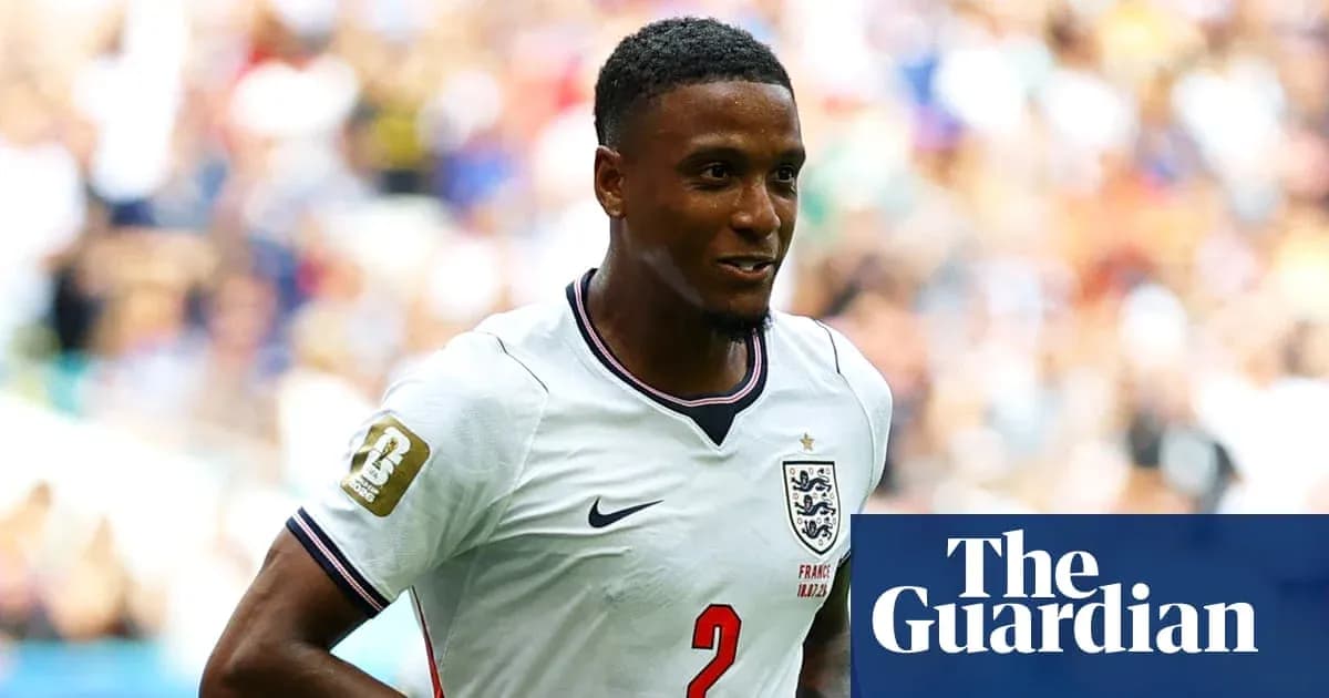 Futbolchi maydonda harakatda Futbolchi maydonda harakatda
