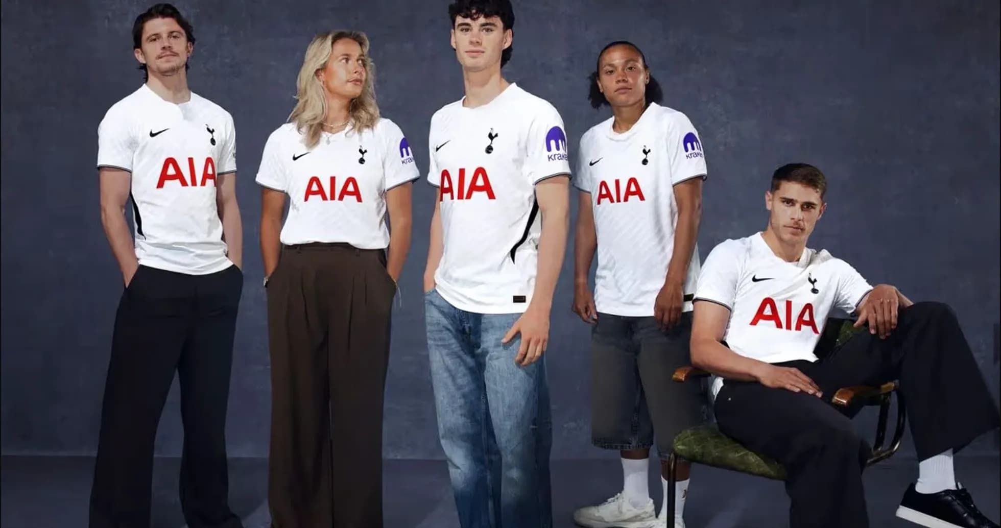 Five models wearing Tottenham Hotspur jerseys Five models wearing Tottenham Hotspur jerseys
